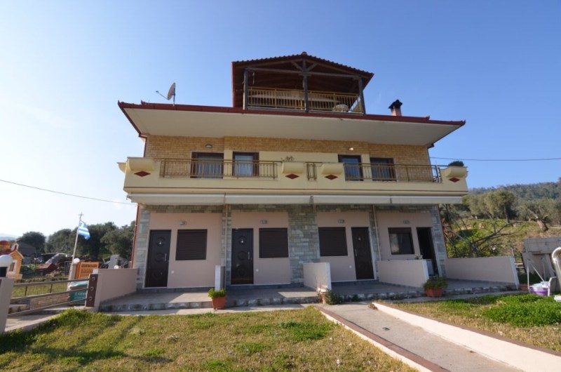 Letovanje Grcka apartmani Sitonija Sarti vila Stavrula 10 vostravel