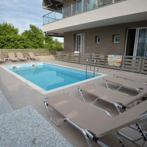 Delete_vila_linda_studios_&_pool_vos_travel_letovanje3