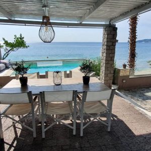 Vila Papaikonomu I Potos Tasos Grčka na plaži