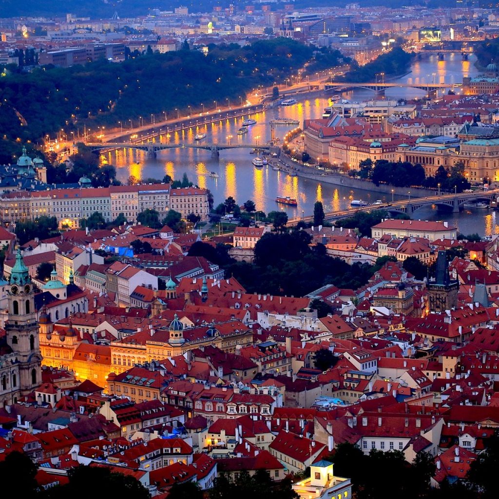 Prague By Night 689897 1280
