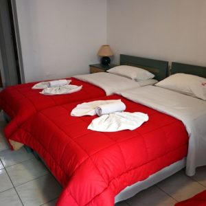 Vila kapolos ex vergina edipsos, Evija Grčka