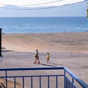 Vila meliti pefki, Evija Grčka