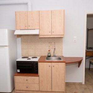 Vila meliti pefki, Evija Grčka