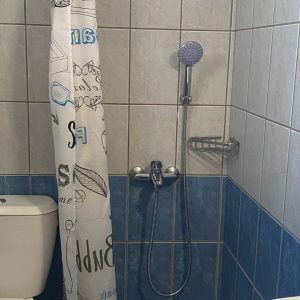 Vila meliti pefki, Evija Grčka