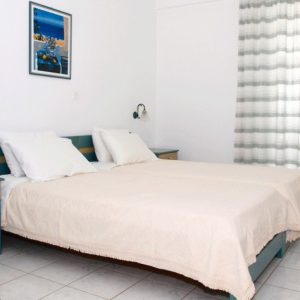 Vila kapolos ex vergina edipsos, Evija Grčka