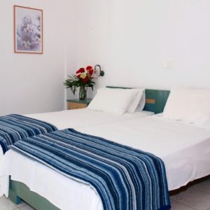 Vila kapolos ex vergina edipsos, Evija Grčka