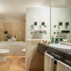 Google place ChIJRVVlLMJQlhIR1ePdpISRPlM photo