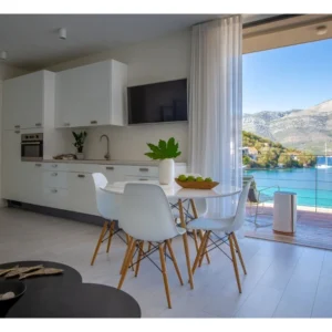 6150 09 taras lodge korcula suite balkon meerblick wohnzimmer