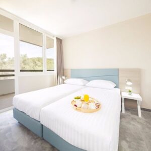 Port 9 hotel (2)