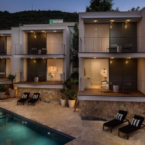 Tara s lodge pool area