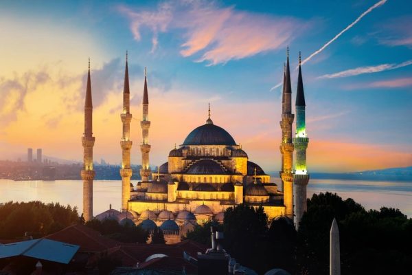 Mosque in istanbul 2023 11 27 05 10 58 utc min 8tqnpk l fzmorc